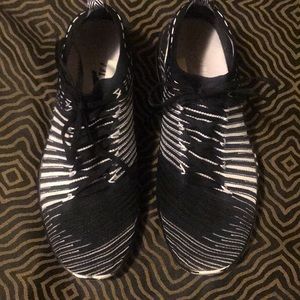 Nike Free Running Tennis Shoe black white 8.5 EUC